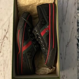 Women's Gucci Tennis 1977 Low Top Sneakers